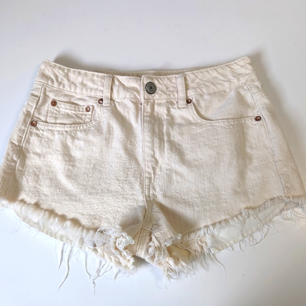 white jean shorts size 8